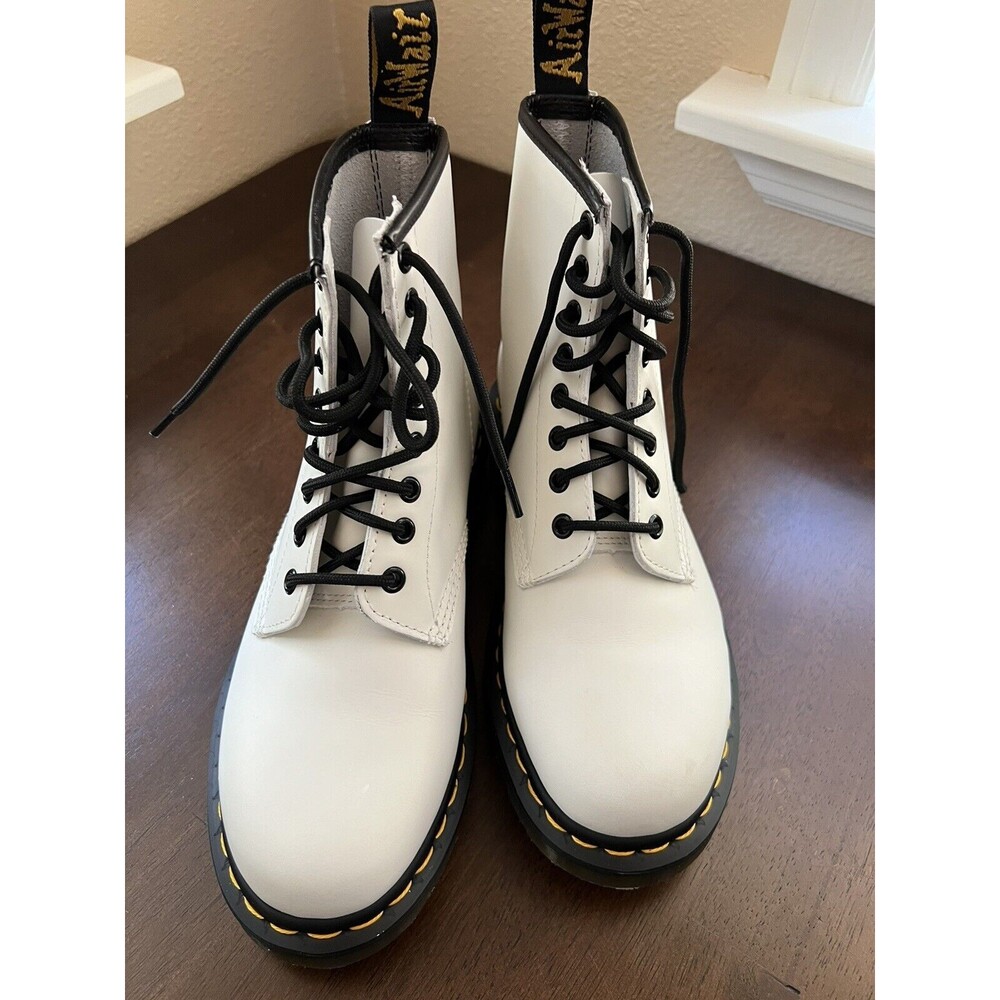 Sold Dr. Martens 1460 Smooth Leather Lace Up Boots In White Size 39 - Picture 8 of 12